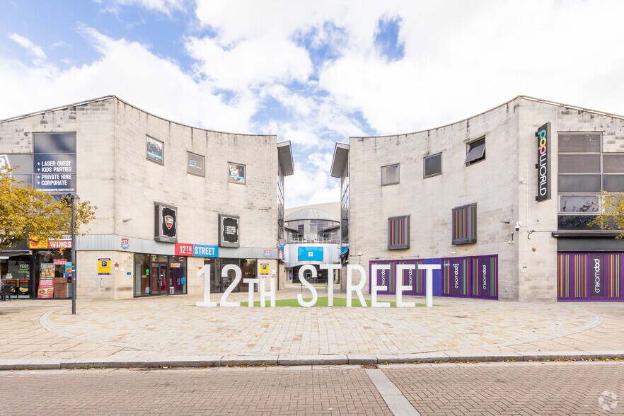 12 Savoy Crescent, Milton Keynes for sale - Building Photo - Image 2 of 2