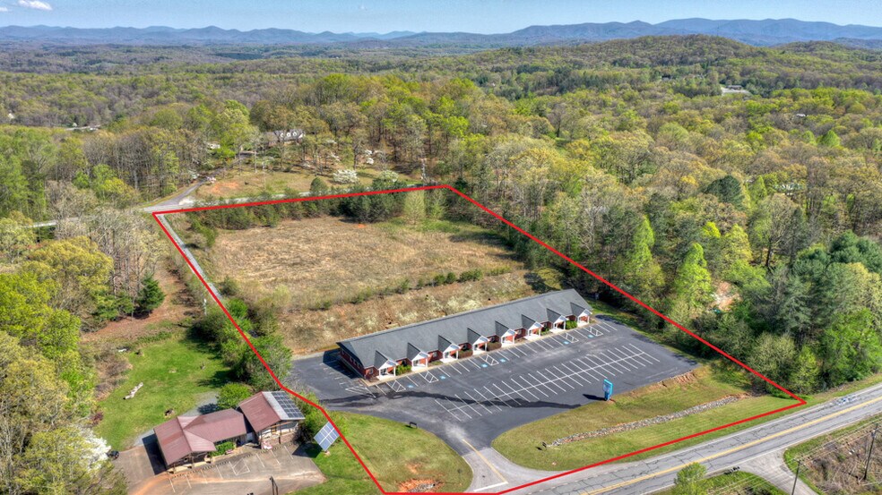 4799 Blue Ridge Dr, Blue Ridge, GA 30513