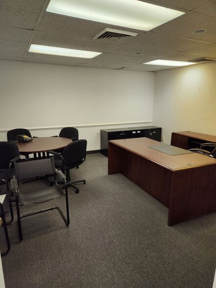 2000 Post Rd, Fairfield, CT for lease - Building Photo - Image 3 of 7