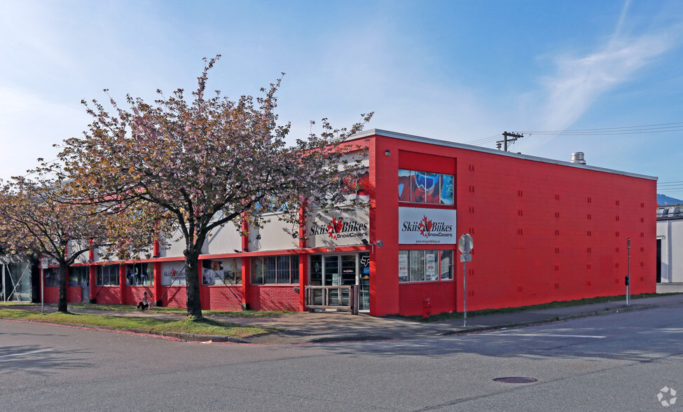 1701 W 3rd Ave, Vancouver, BC for lease - Building Photo - Image 2 of 6