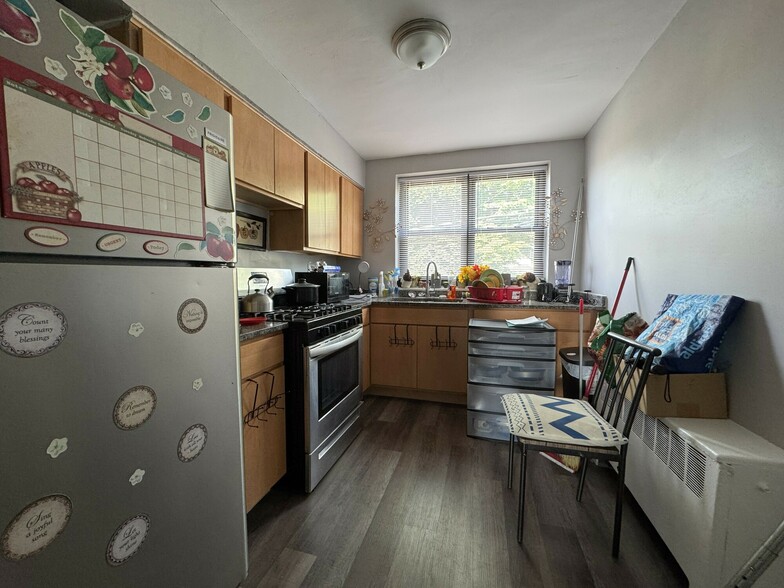 7700 S Jeffery Blvd, Chicago, IL for sale - Building Photo - Image 2 of 5