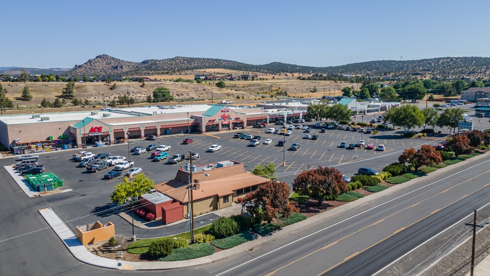 1595 NE 3rd St, Prineville, OR for lease - Building Photo - Image 2 of 12