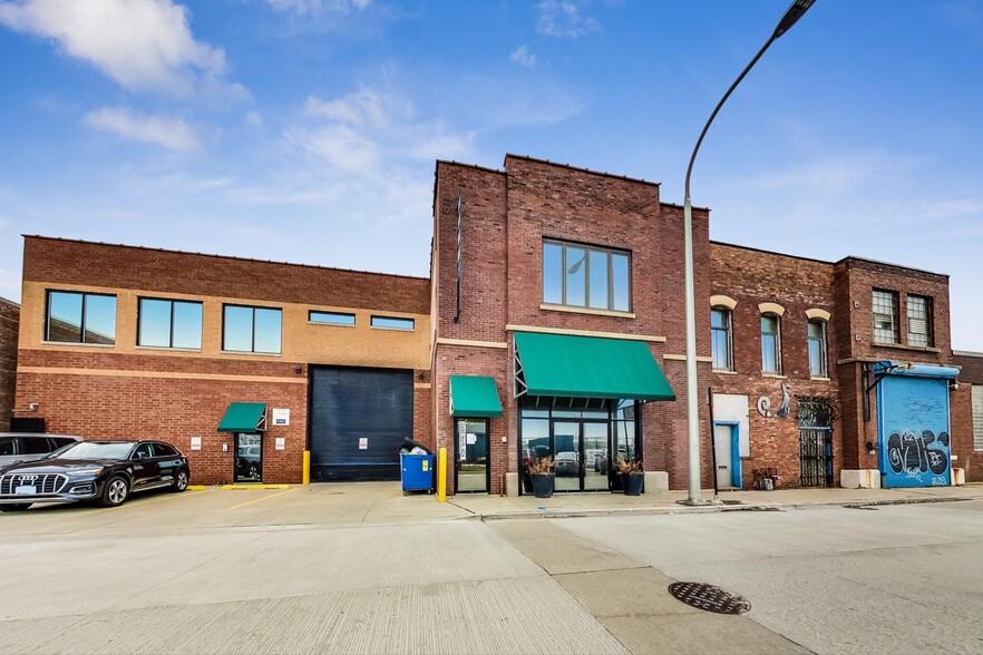 1674 N Ada St, Chicago, IL for sale - Primary Photo - Image 1 of 22