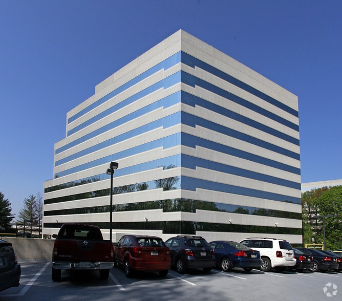 2010 Corporate Ridge Rd, McLean, VA for lease - Building Photo - Image 2 of 18