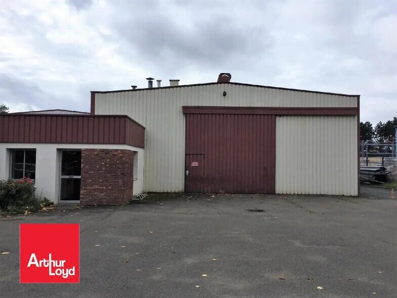 Flex in Lucé for lease - Building Photo - Image 1 of 5