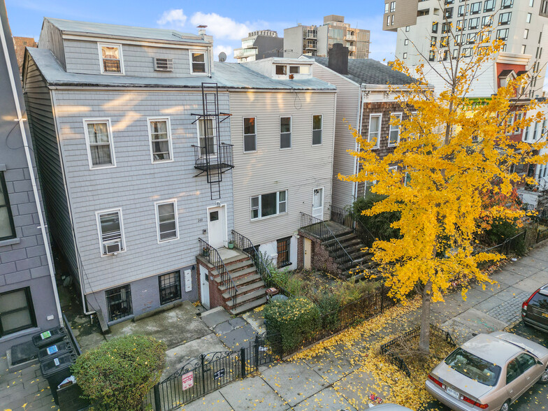 200 18th St, Brooklyn, NY for sale - Primary Photo - Image 1 of 8