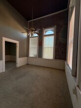 200 W Main St, Ardmore, OK for lease Interior Photo- Image 2 of 5