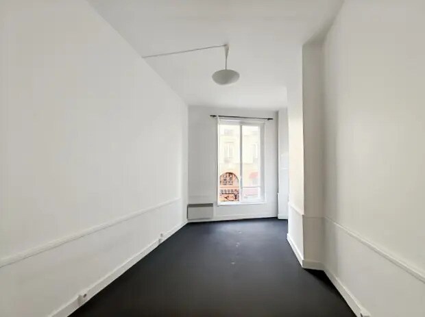 Office in Paris for lease - Building Photo - Image 2 of 6