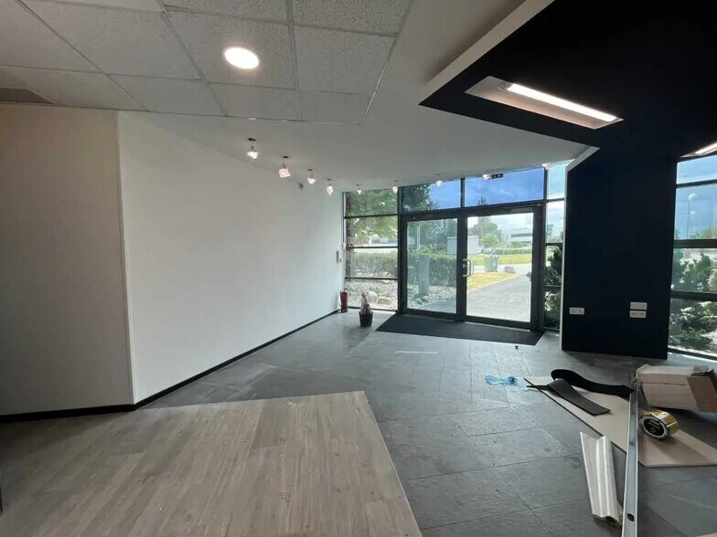 Office in Mérignac for lease - Interior Photo - Image 2 of 13