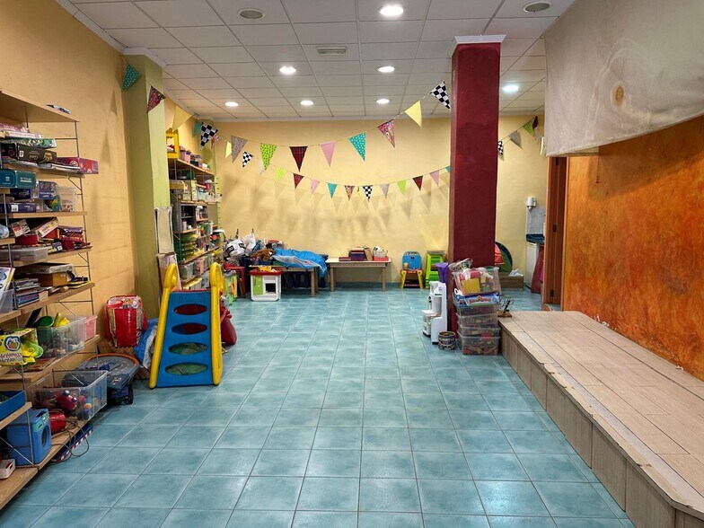 Retail in Algemesí for lease - Building Photo - Image 2 of 8