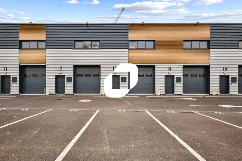Flex in Épinay-sur-Seine for lease - Building Photo - Image 2 of 14