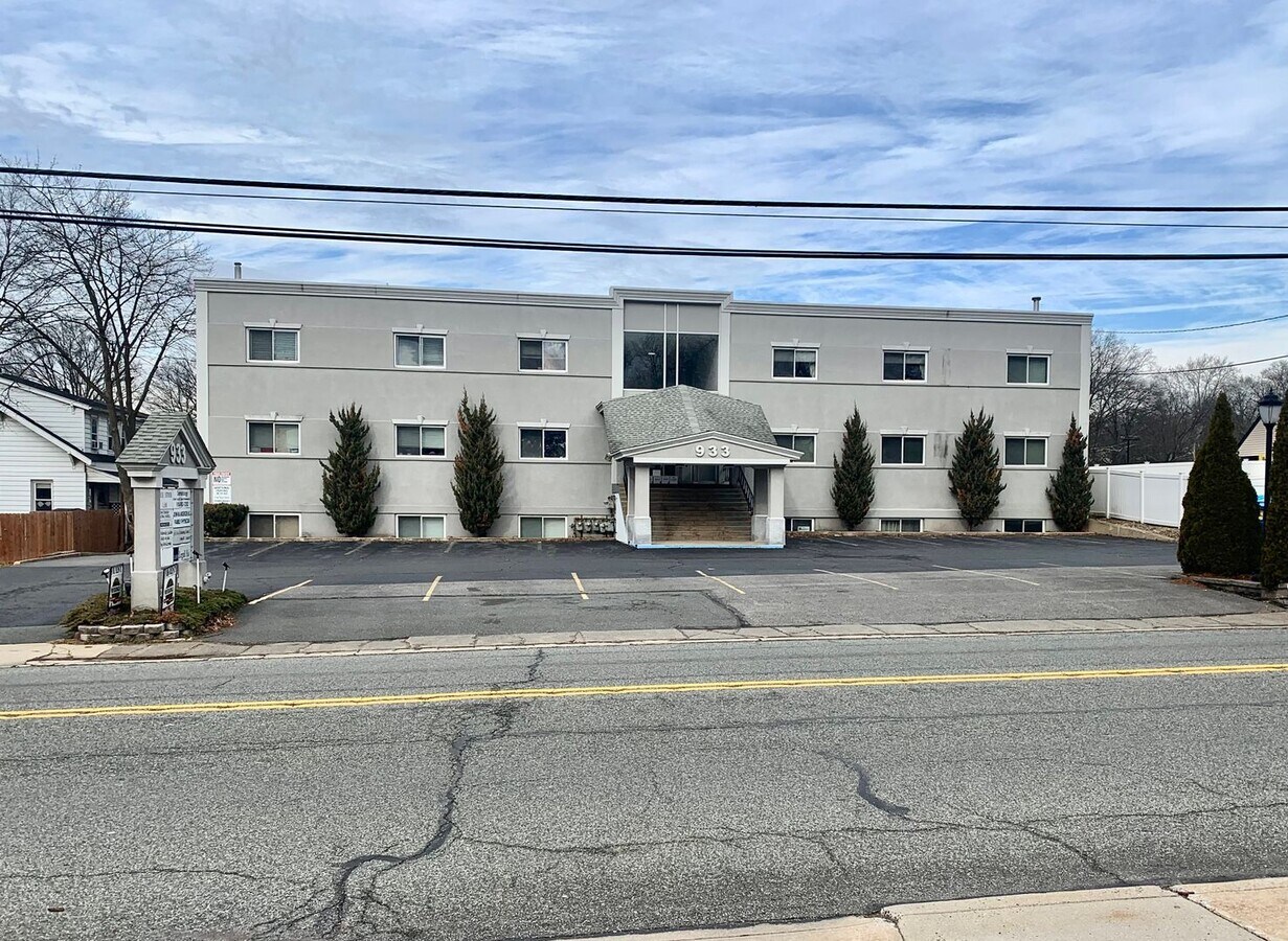 933 N Charlotte St, Pottstown, PA 19464