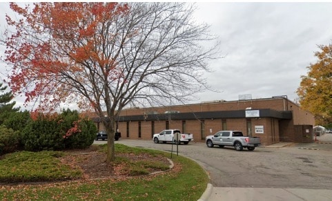 15200 N Commerce Dr, Dearborn, MI for lease - Building Photo - Image 1 of 6