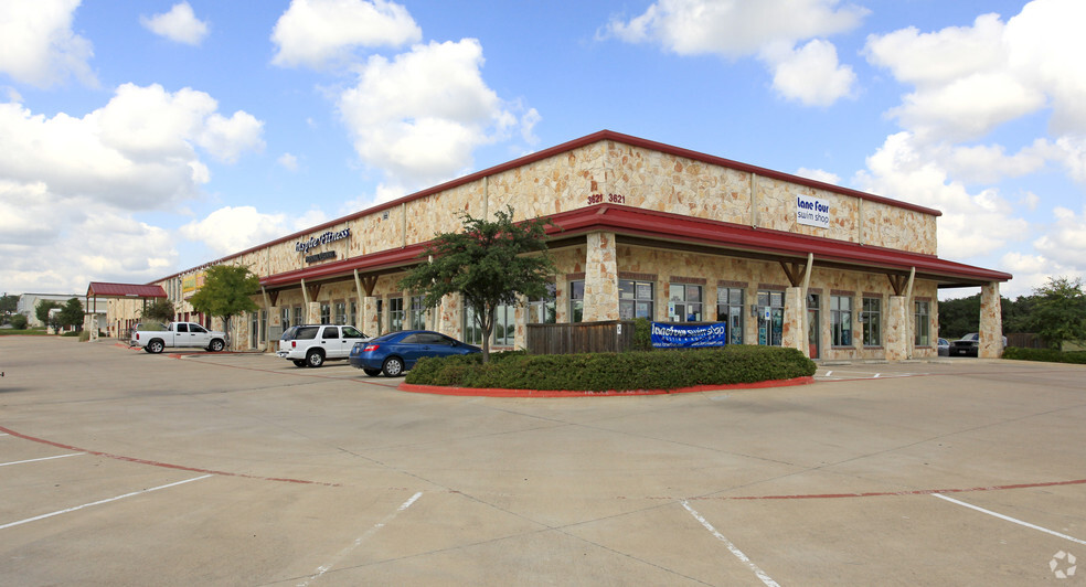 3621 E Whitestone Blvd, Cedar Park, TX for lease - Primary Photo - Image 1 of 9