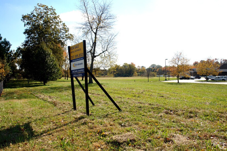 5251 John Tyler Hwy, Williamsburg, VA for sale - Primary Photo - Image 1 of 1