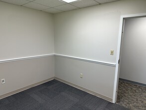 498 Palm Springs Dr, Altamonte Springs, FL for lease Interior Photo- Image 2 of 2