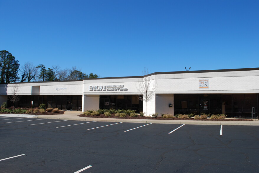 5875 Peachtree Industrial Blvd, Norcross, GA for lease - Primary Photo - Image 1 of 3