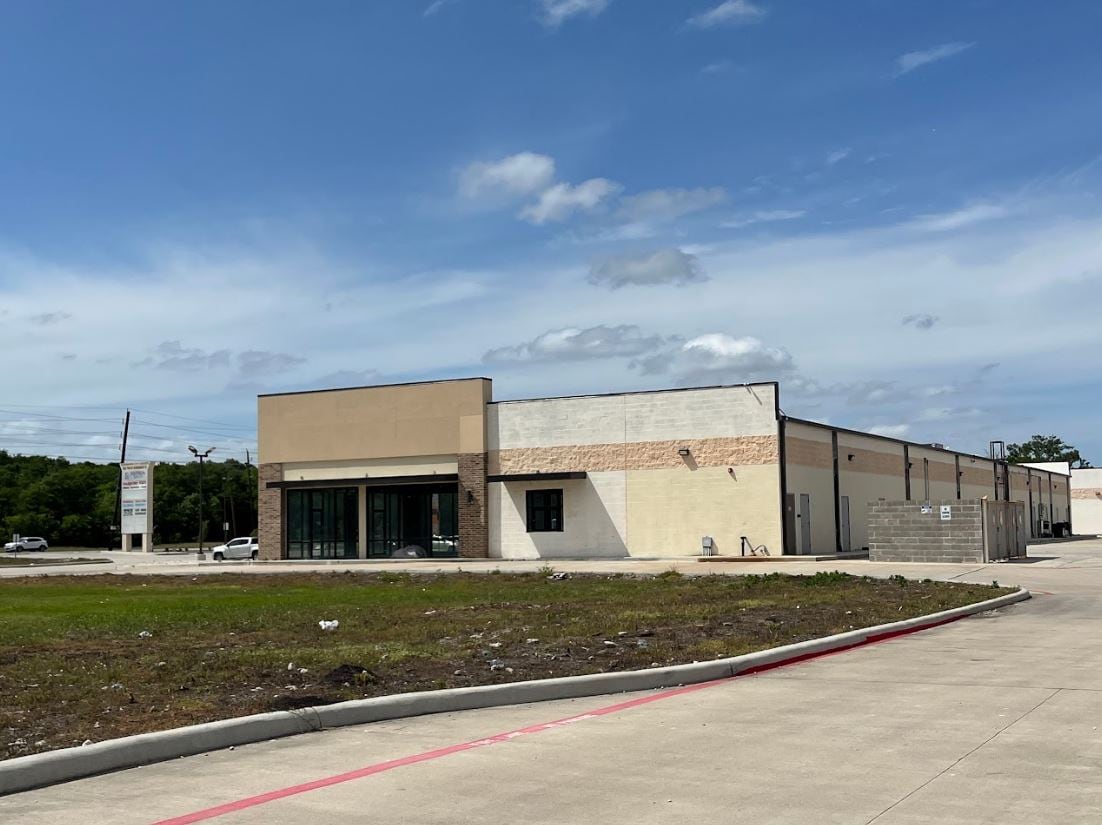 8421 FM 521 Rd, Rosharon, TX for lease Interior Photo- Image 1 of 1