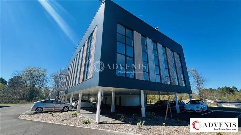 Office in Mérignac for lease - Building Photo - Image 1 of 6