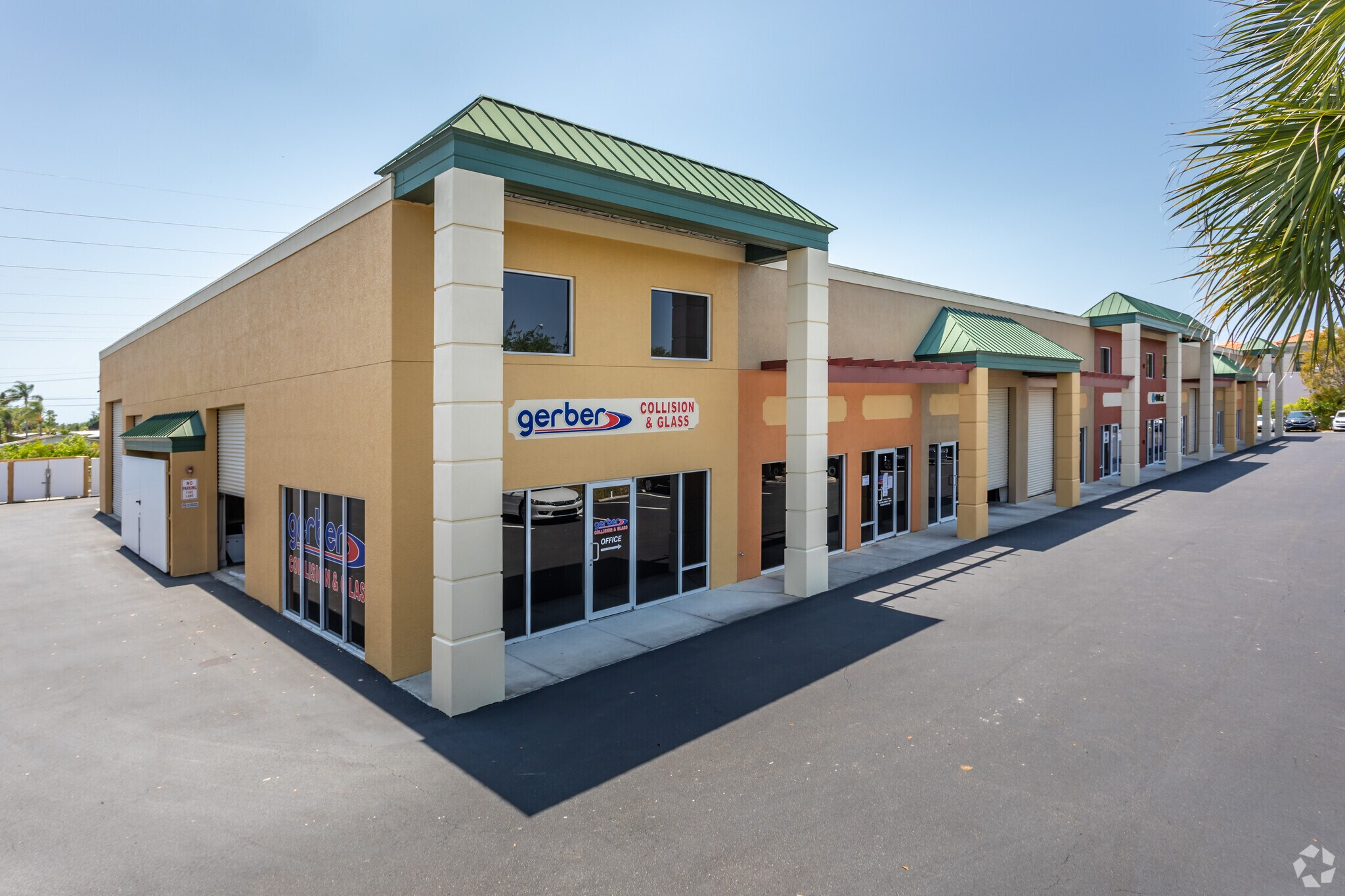 1030 Collier Center Way, Naples, FL for sale Primary Photo- Image 1 of 1