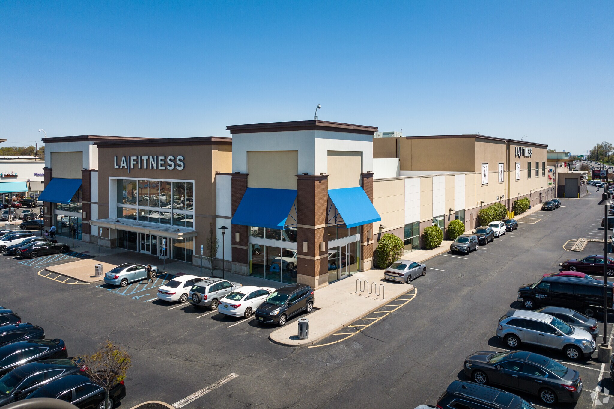 Route 3, Clifton, NJ 07012 The Promenade Shops at Clifton