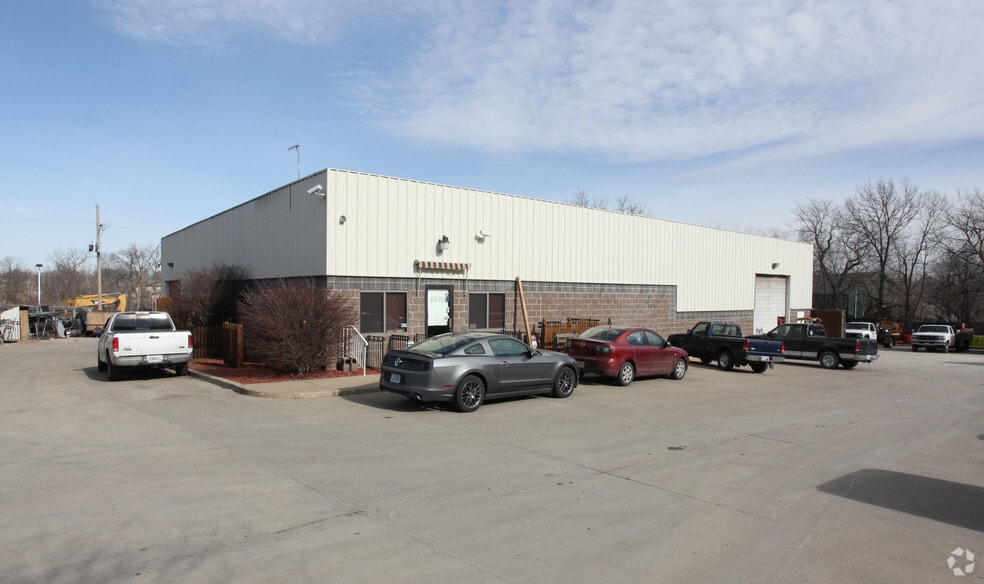 6770 W 152nd Ter, Overland Park, KS for lease - Primary Photo - Image 1 of 8