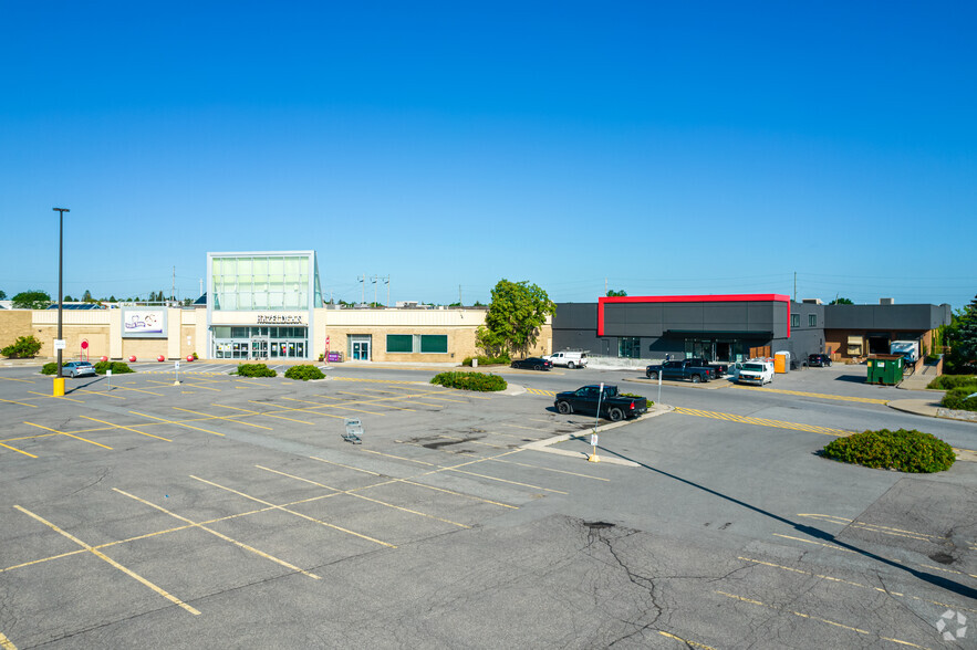 300 Eagleson Rd, Ottawa, ON for lease - Building Photo - Image 2 of 14