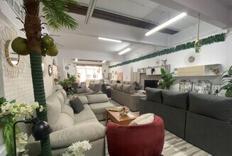 Retail in L'Hospitalet de Llobregat, Barcelona for lease Interior Photo- Image 2 of 5