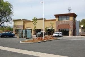 2400 S Bonnyview Rd, Redding, CA for lease - Building Photo - Image 1 of 9