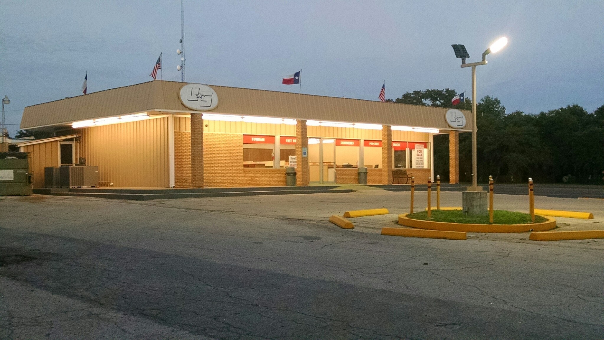 507 S Main St, Giddings, TX 78942 Wolf's Market