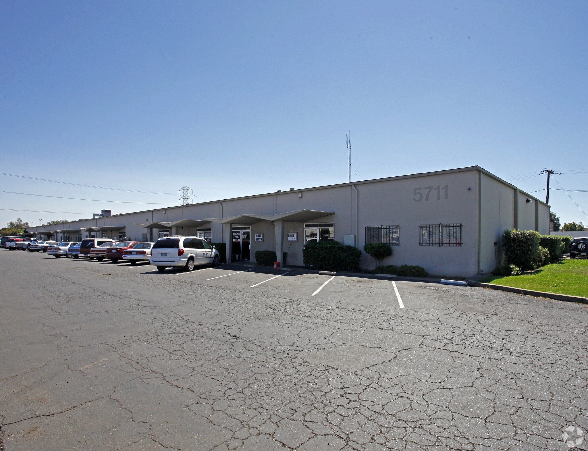 5711 Florin Perkins Rd, Sacramento, CA for lease Primary Photo- Image 1 of 4