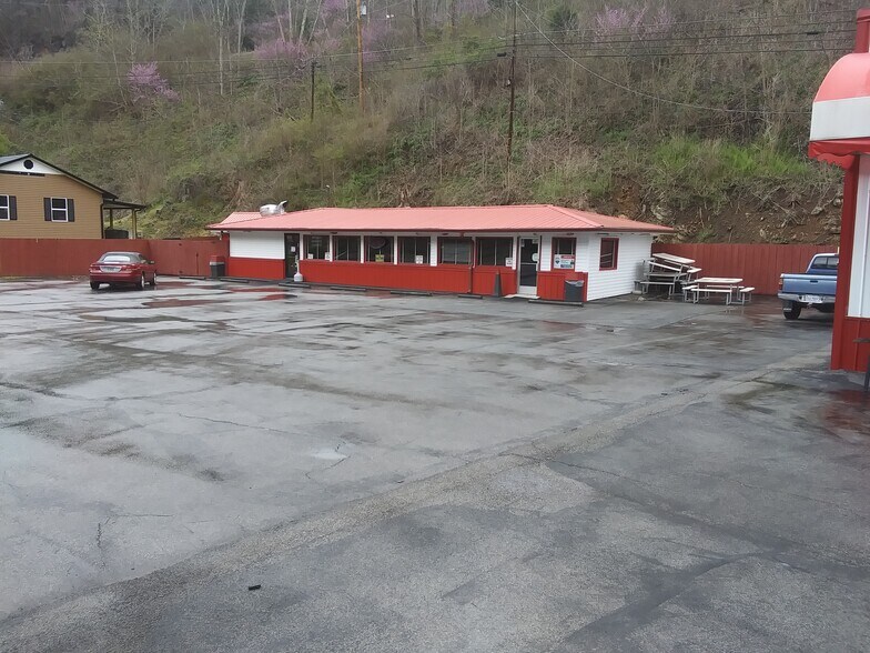 459 Natural Tunnel Pky, Duffield, VA for sale - Primary Photo - Image 1 of 1