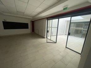 23 Rue Clapeyron, Paris for lease Interior Photo- Image 2 of 5