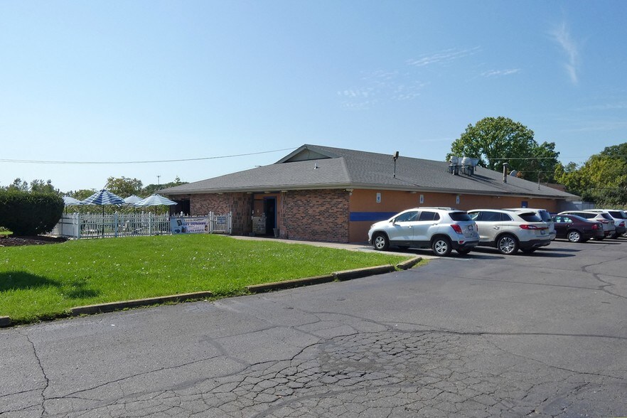 19380 Allen Rd, Trenton, MI for sale - Building Photo - Image 1 of 1