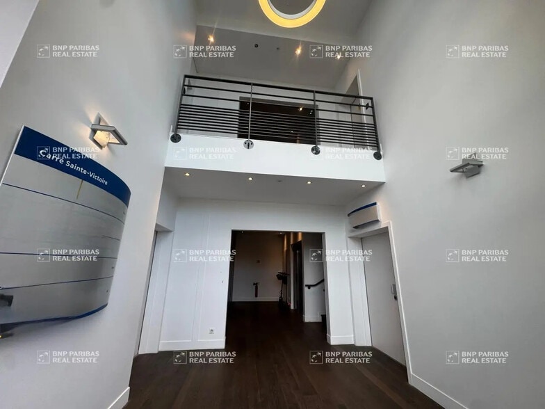 Office in Aix-en-Provence for lease - Interior Photo - Image 3 of 35