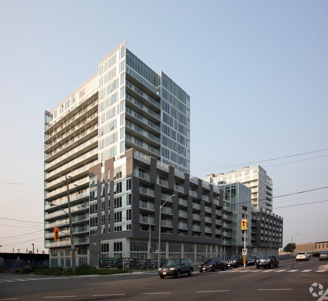 545-565 Wilson Ave, Toronto, ON for sale - Primary Photo - Image 1 of 1