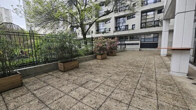 Office in Paris for lease Building Photo- Image 1 of 9