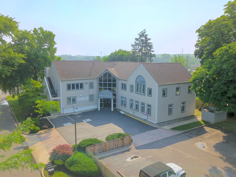 1816 Mount Holly Rd, Burlington, NJ for lease - Building Photo - Image 3 of 3