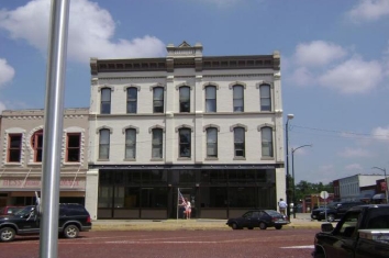 2-4 W Ohio St, Butler, MO for lease - Building Photo - Image 2 of 5