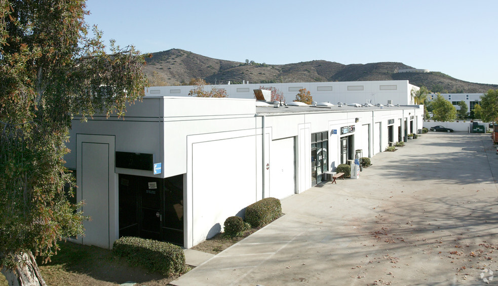 10911 Wheatlands Ave, Santee, CA for lease - Building Photo - Image 2 of 8