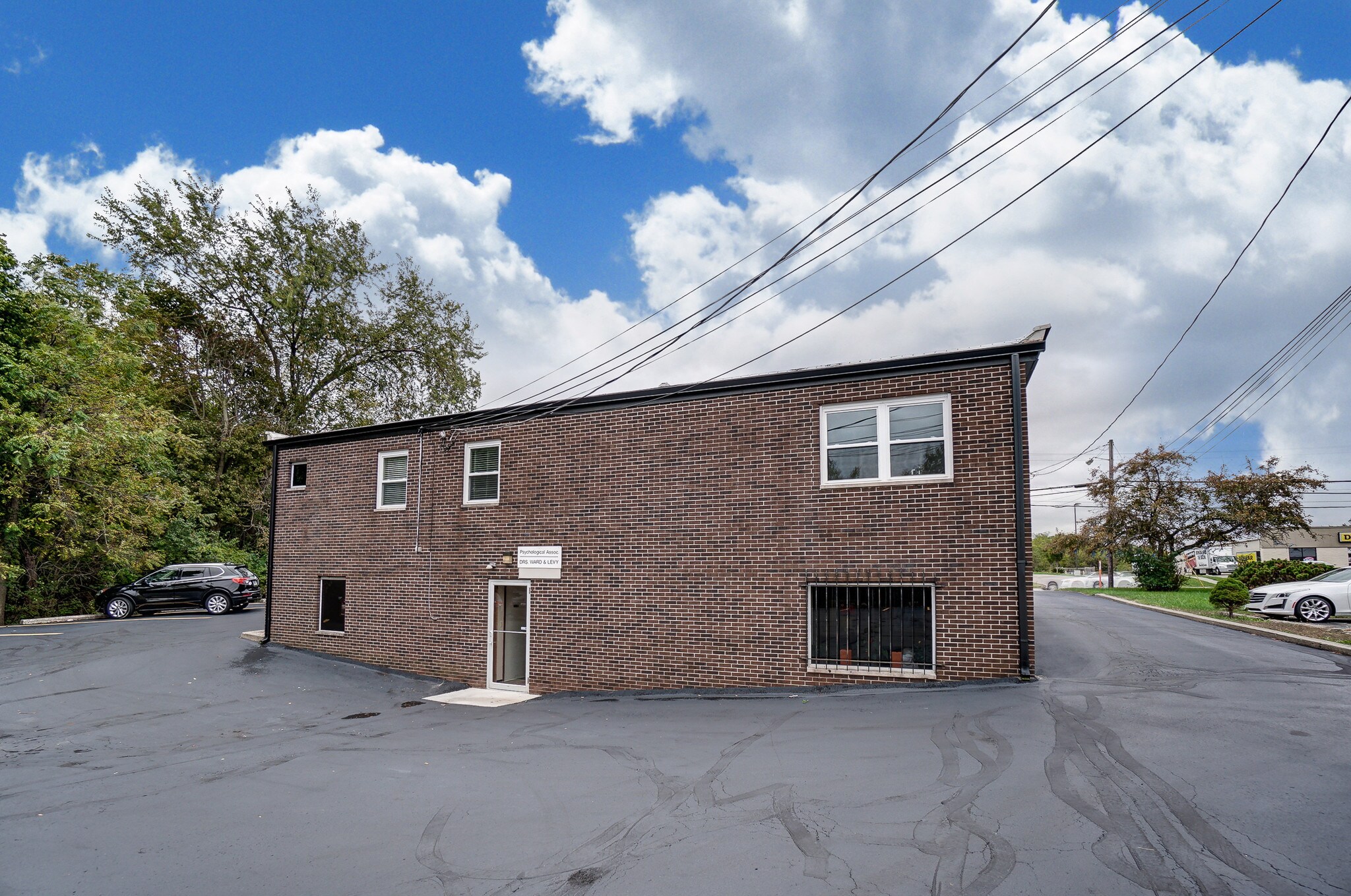 1220 E Home Rd, Springfield, OH 45503 Existing Office Building + Land