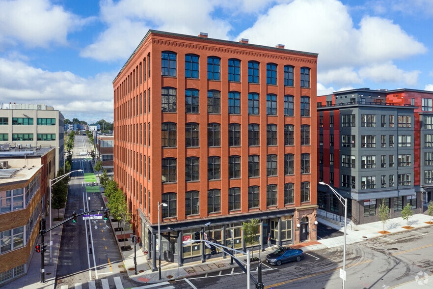 95 Chestnut St, Providence, RI for sale - Primary Photo - Image 1 of 33