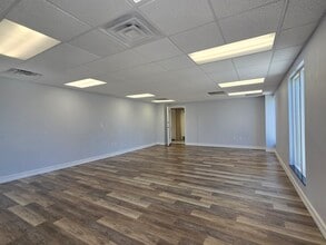 447 3rd Ave N, Saint Petersburg, FL for lease Building Photo- Image 2 of 4