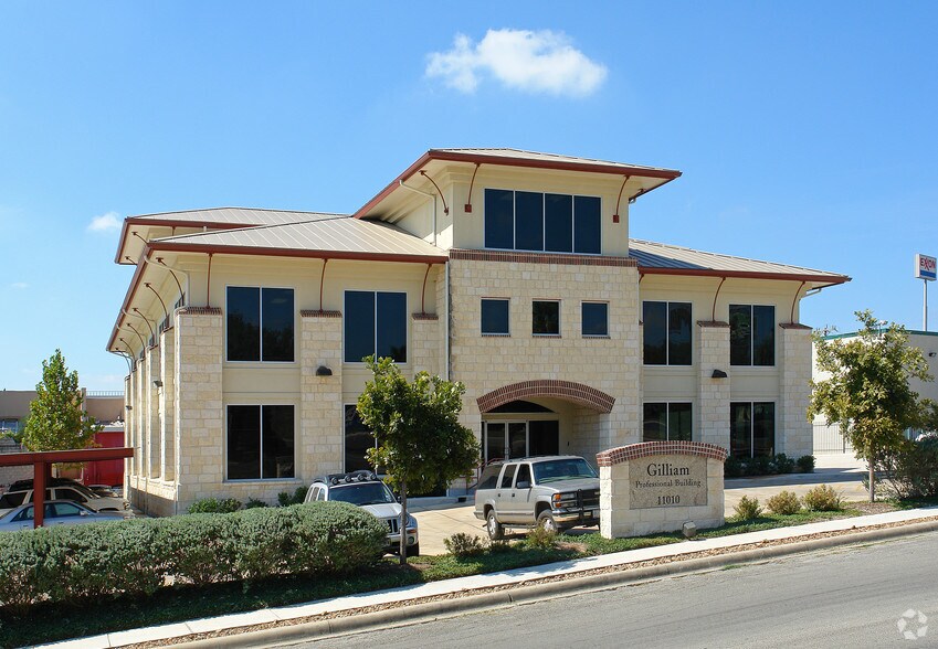 11010 Coachlight Rd, San Antonio, TX for lease - Image 1 of 4