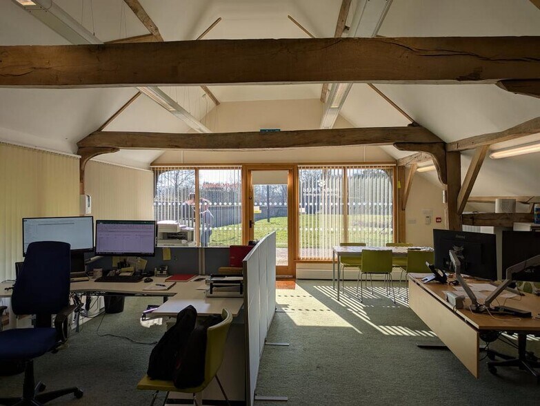 Littleton Ln, Guildford for lease - Building Photo - Image 2 of 5