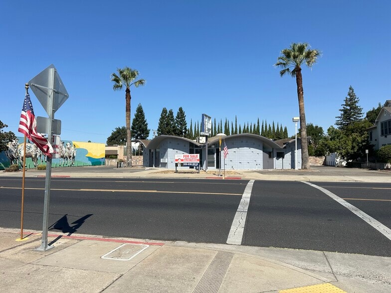 316 W F St, Oakdale, CA for lease - Building Photo - Image 2 of 38