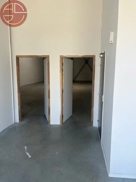 Industrial in Toulouse for lease - Interior Photo - Image 2 of 9