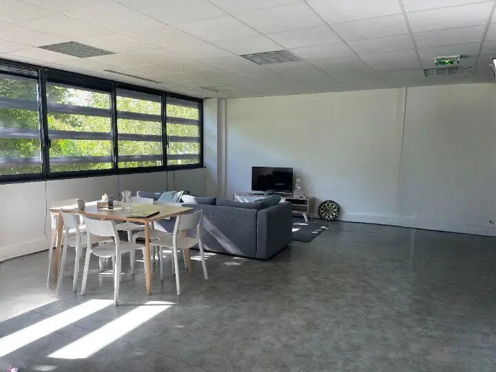 Office in Labège for lease - Interior Photo - Image 2 of 9