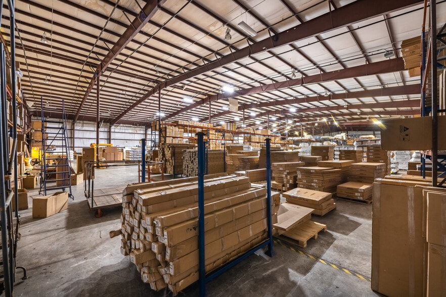 541 NW Interpark Pl, Port Saint Lucie, FL for lease - Interior Photo - Image 3 of 10
