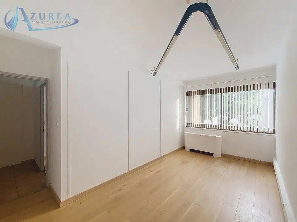 Office in Saint-Laurent-du-Var for lease Building Photo- Image 1 of 8